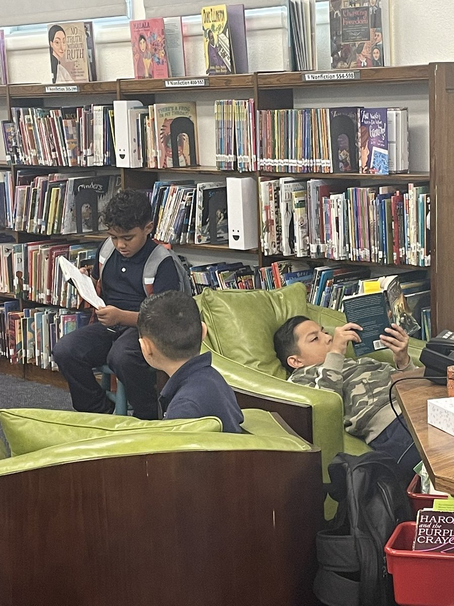 8:20 AM
These kids come in every morning just to read and share.
Right now, Roald Dahl is the favorite 
#ProudtobeLBUSD
#PowerofTLs