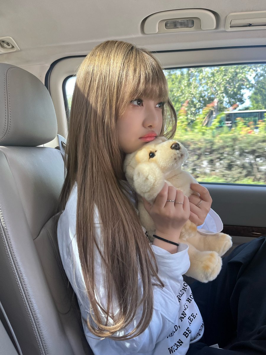 synkeri's tweet photo. she's one of the most precious persons ever, aside from all the talent she has she's an incredible human: always so sweet and considerate with everyone, she truly deserves everything

BORN AS STAR NINGNING
#OurBrightestStarNINGNING
#온세상_행복을모아_닝이줘
#生日快乐宁艺卓 https://t.co/xFeIrNUawW