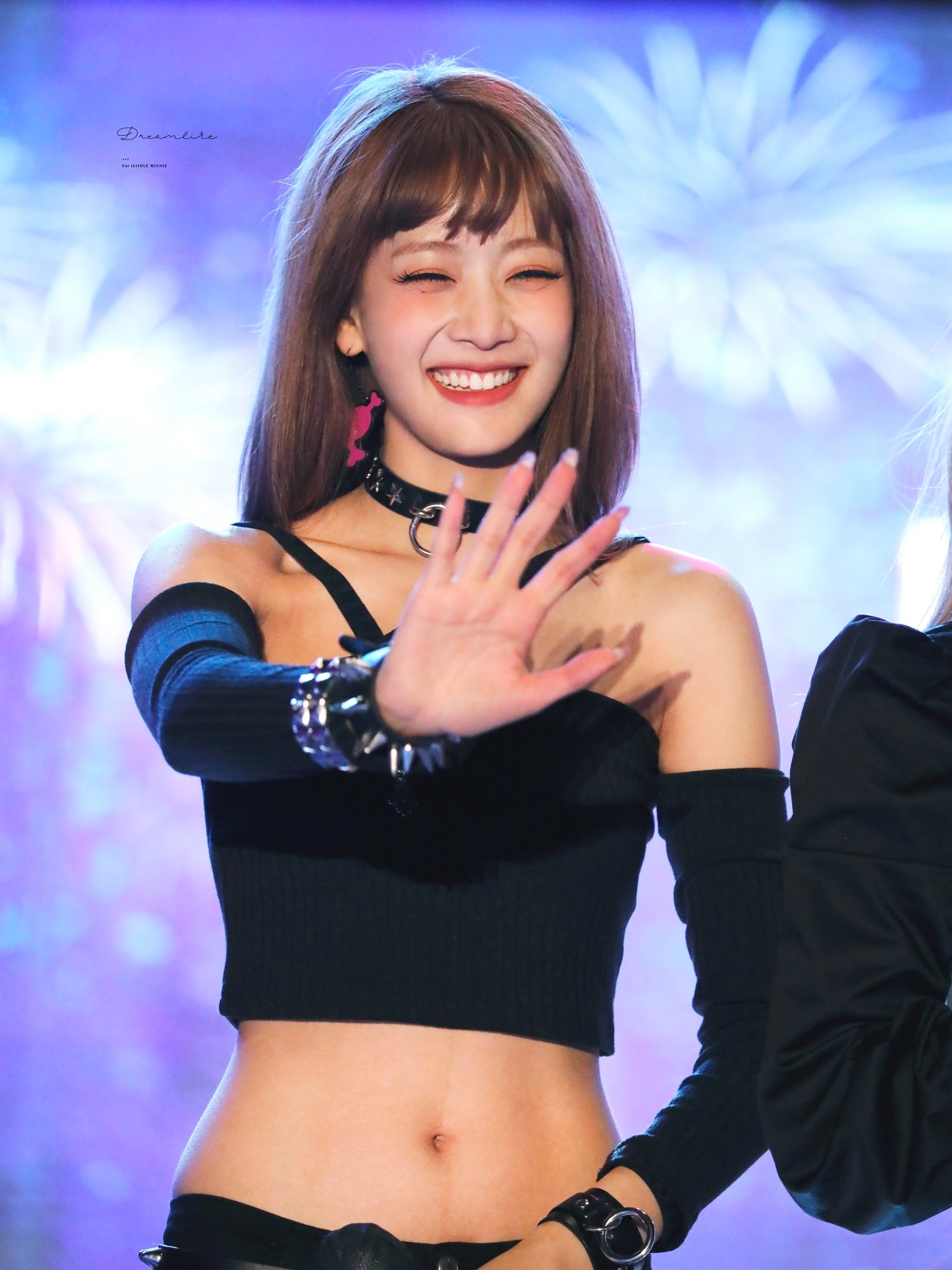 idols-on-twitter-need-to-rub-my-d-ck-on-that-tummy-https-t-co