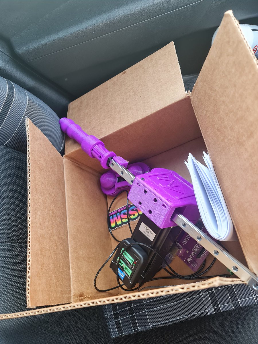 Off I trot home with my latest addition a <a href="/KinkyMakers/">KinkyMakers</a> fucking machine. Cheers <a href="/0x00null/">◯☓◯◯𝙉𝙐𝙇𝙇 🔜 The Pit</a> for the assembly 😜