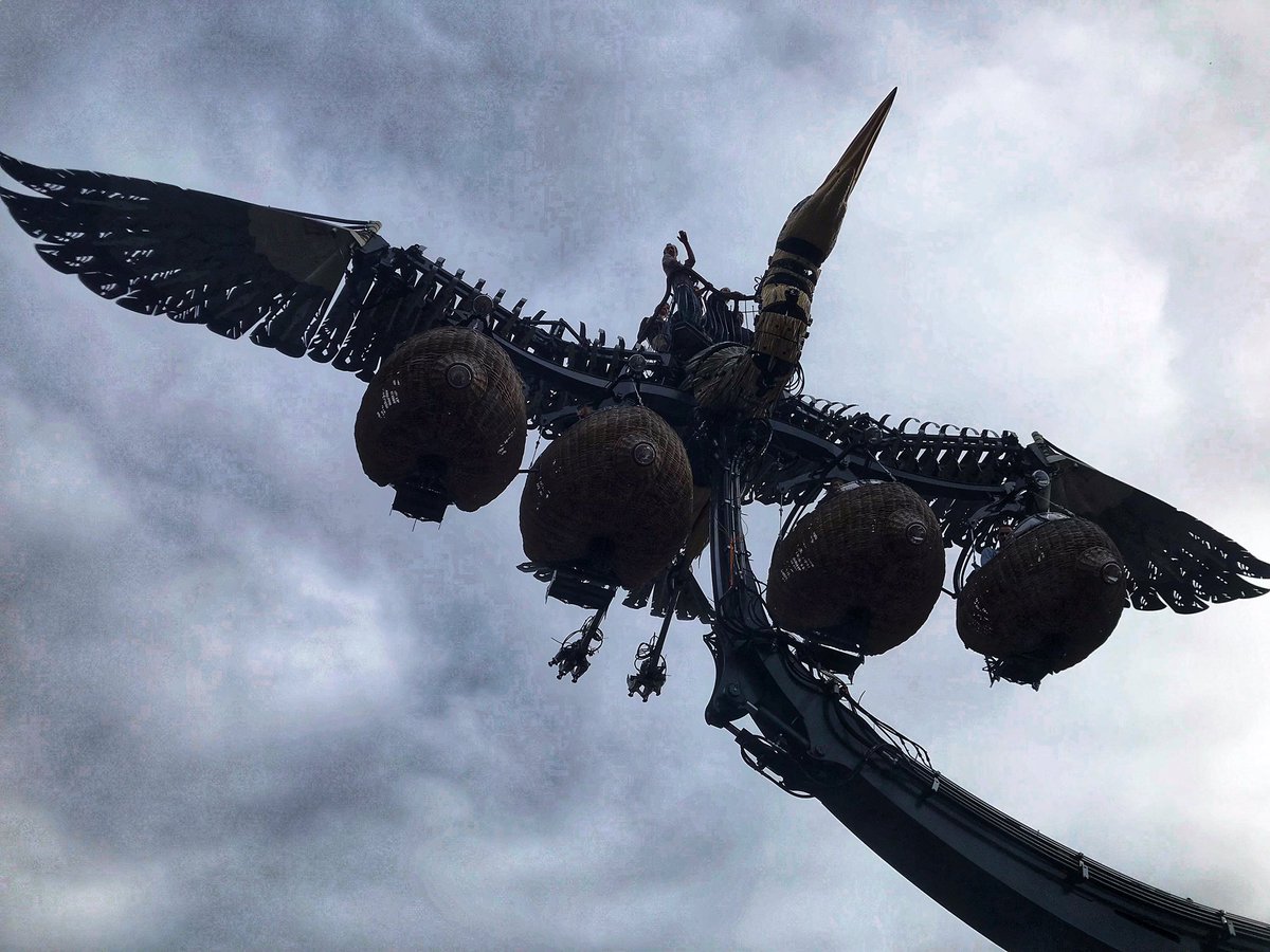 fannybernaz's tweet photo. L’envole du héron #nantes #lesmachinesdelile #larbreauheron https://t.co/8msDX5dbV2