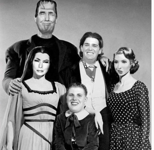 FfrralTUoAAiXgz?format=png&name=small