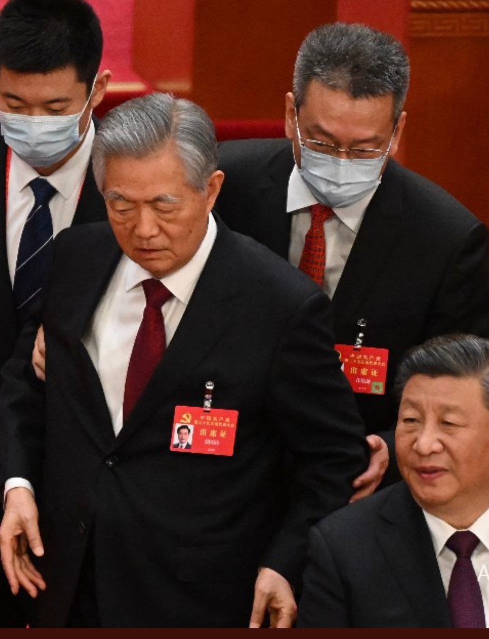 ian bremmer on Twitter: “hu jintao, reluctantly escorted out, as xi