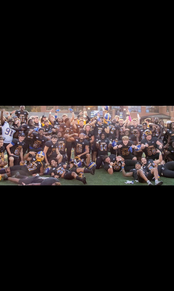 kathy_bullock's tweet photo. It’s game day @MarsHill_FB! Work hard and play harder and forever keep the brotherhood alive @JustinBull72 @Tj_Skinner58 @urzua_jimmy @bdszn https://t.co/BJr7IYWIig