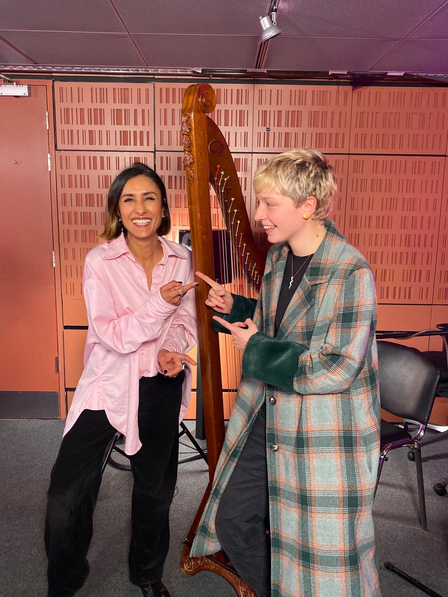 Thank you so much @BBCWomansHour and @BBCInTune for having me on yesterday to play my harp and talk about weird Welsh ballads - had a lot of fun pretending Broadcasting House was my home for the day.