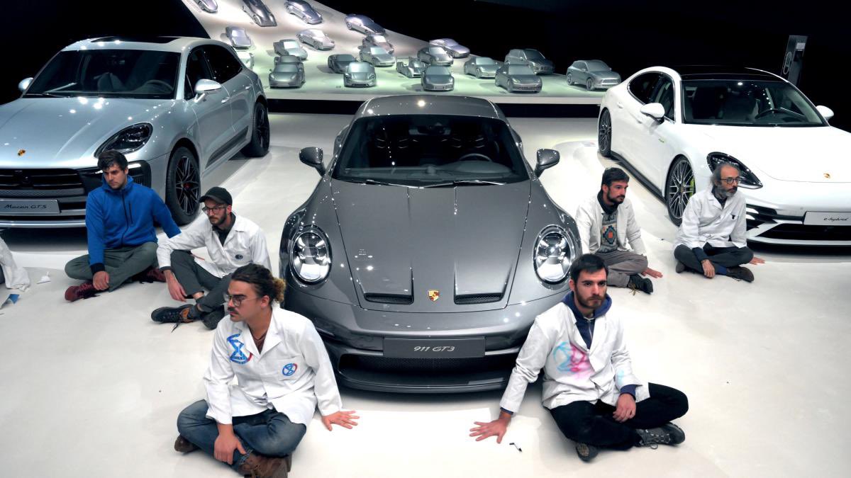 chdimi's tweet photo. Porsche 911 GT3 - Jeder will ihn, auch die Klimaaktivisten https://t.co/552vdjPgSu