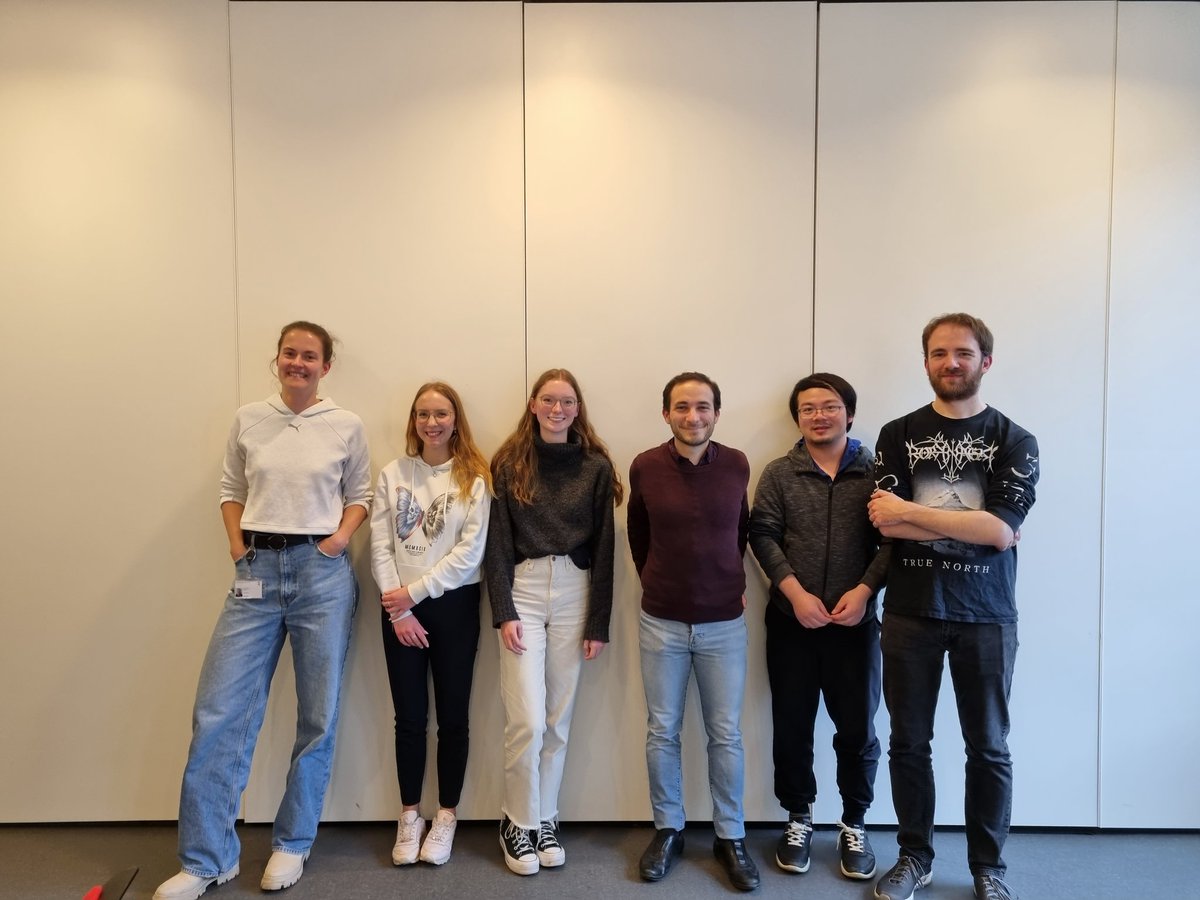 Luca Laraia (@laraialab) on Twitter photo Yesterday we said goodbye to Hannah and Sara, our visiting trainees from <a href="/mpimoph/">MPI Dortmund</a>. Thanks for joining us and all the hard work! Yesterday we said goodbye to Hannah and Sara, our visiting trainees from <a href="/mpimoph/">MPI Dortmund</a>. Thanks for joining us and all the hard work!