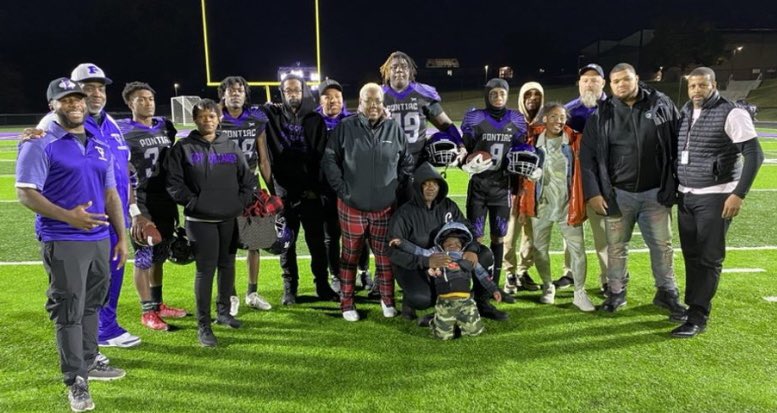 phoenix_pontiac's tweet photo. Thank you Seniors. https://t.co/VMU3sT2fWM
