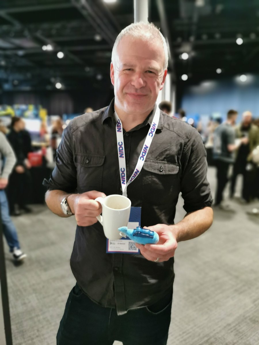 tomwillfixit's tweet photo. Last #dockerselfie of the day with @juegotester 🤗 #nidc2022 https://t.co/9VNidQ2qMW