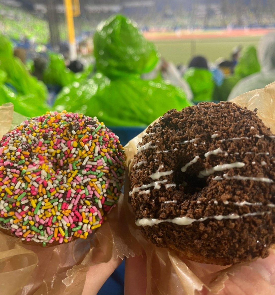 2896_tys's tweet photo. サイスニードさんおすすめのドーナツ屋さん「Racines donuts &amp; ice cream」
青山にあって神宮球場から徒歩10分程です😋
めちゃめちゃ美味しいので試合前にぜひ！ https://t.co/3wI8T94esu