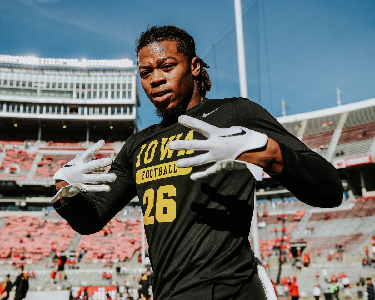 Gettin' loose. @Kaevon02 x #Hawkeyes