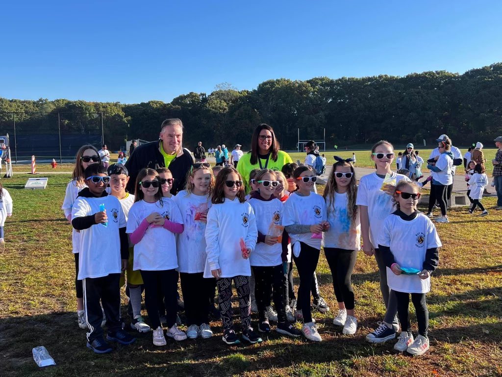 PrncipalBeekman's tweet photo. Pulaski SHARE students are kicking off R.A.P. Week at today’s Color Run to promote healthy choices! https://t.co/YnAkEgDJNq