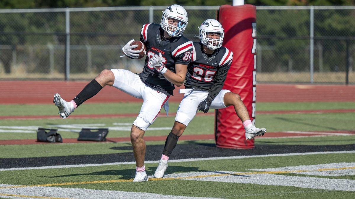 al_case's tweet photo. Gameday!
@SOURaiders @SOU_Football @KaneshiroRayden @SawyerCleve 
Details here. https://t.co/U43egk70Xm https://t.co/OiK7dipfBJ