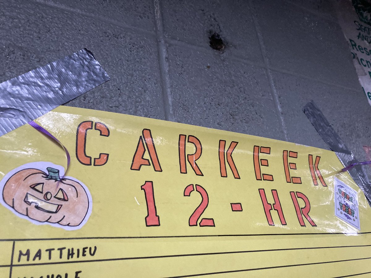 endless_trails's tweet photo. It’s raining. The air is awesome. We have a fantastic crew of stalwart runners who have been cruising on brutally beautiful trails for over an hour. 

We also have some great, cozy costumes happening at the start/finish, per usual. 

#Carkeek12Hour #Carkeek6Hour https://t.co/C4O1GaAoOv