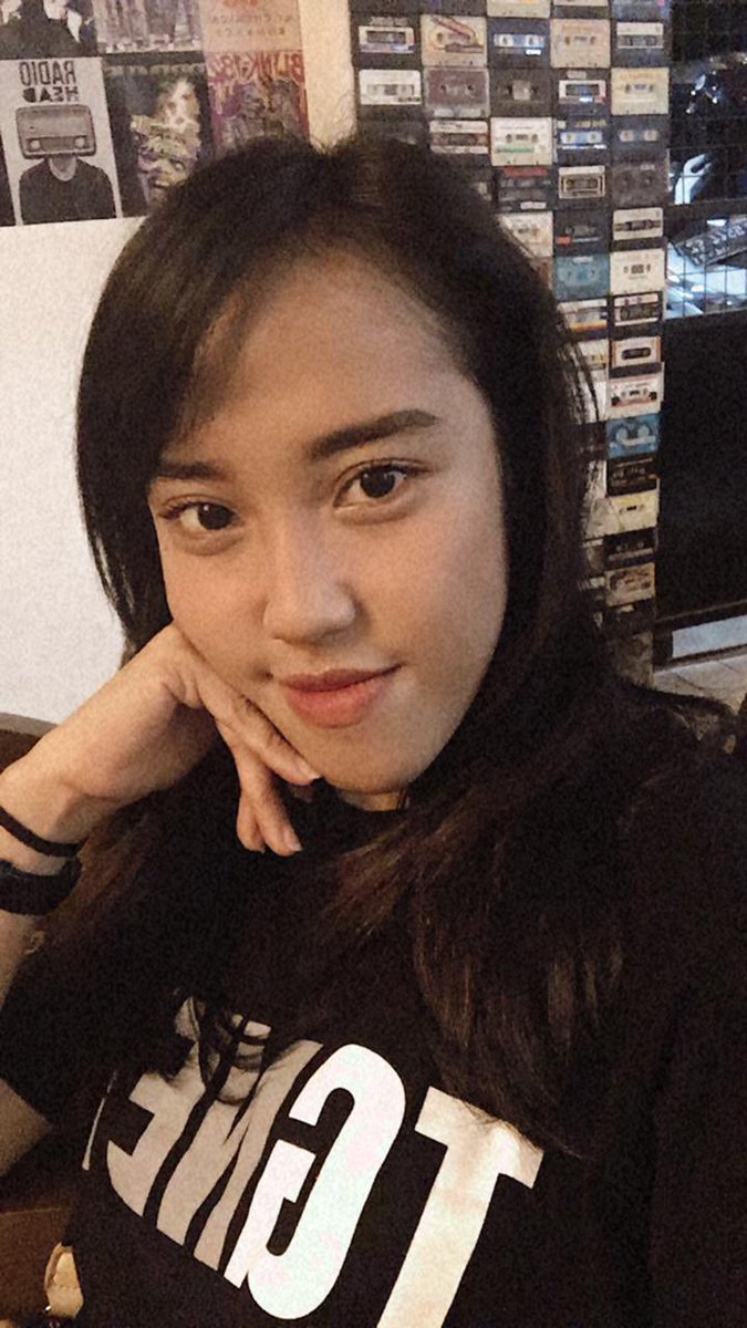 AnisaKasmaa's tweet photo. @ohmybeautybank Manjangin segitu bisa 5-7 bulan
Sering bgt klo udah panjang ku potong pendek lagi https://t.co/lNIhCsrcO9