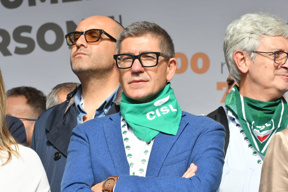 fai_cisl's tweet photo. #22ottobre #Roma 
📢 #FaiCisl alla manifestazione nazionale #CgilCislUil per la #salute la #sicurezza nei luoghi di #lavoro
#FaiPiùSicurezza #SosCaporalato #MaiPiùGhetti 
📸 👉 https://t.co/RvzmFbtkwt https://t.co/hVk6kPaj1C