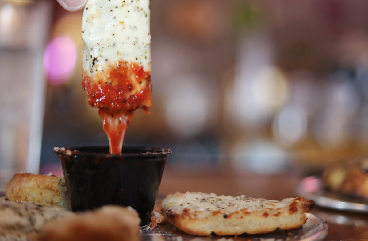 PaPPosPizza's tweet photo. It’s a good day for some PaPPo’s Apps! 🥖🧀😋 #pappos #garliccheesebread #appetizers #freshmarinara https://t.co/hexrjiCThu