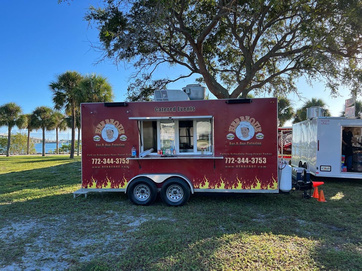Food trucks and fun happening now at IRL Science Festival!!