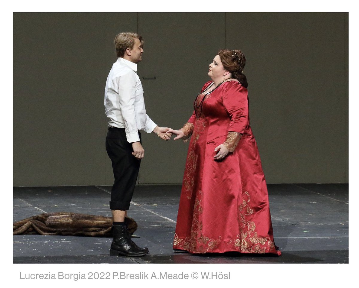 Opera_Tick's tweet photo. Heute Abend  #LucreziaBorgia @bay_staatsoper #Muenchen #Donizetti - Produktion 2009 mit @SoprAngela 🎶🎭 https://t.co/W3IJov7aMp