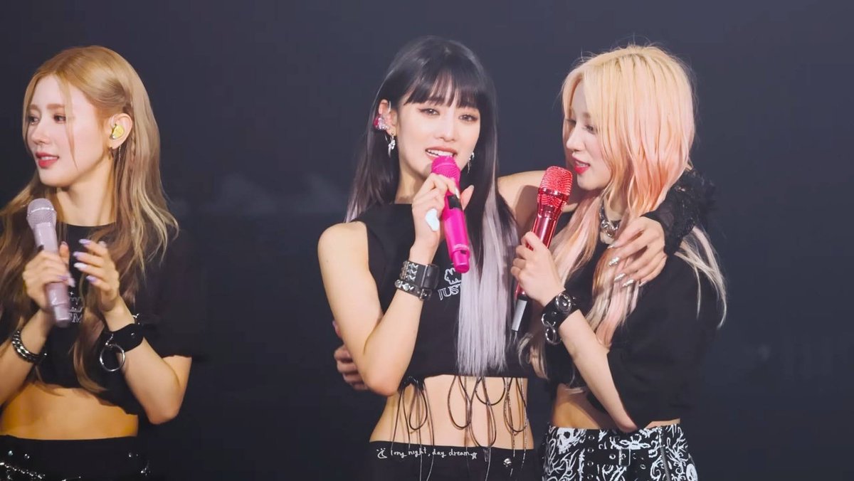 Happy Birthday to our royalty, lovely and kind Kim Minnie!!! ♡

#EscapewithMinnieDay