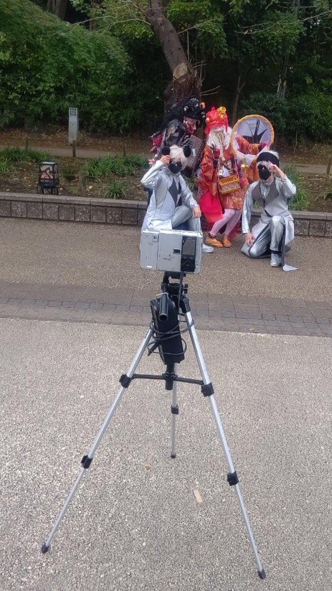 izumi_tw's tweet photo. 楽しそう！
かわいいのかたまり。
#Strobots #音姫金魚
#ヘブンアーティストTOKYO2022 https://t.co/OeyunhzwW2