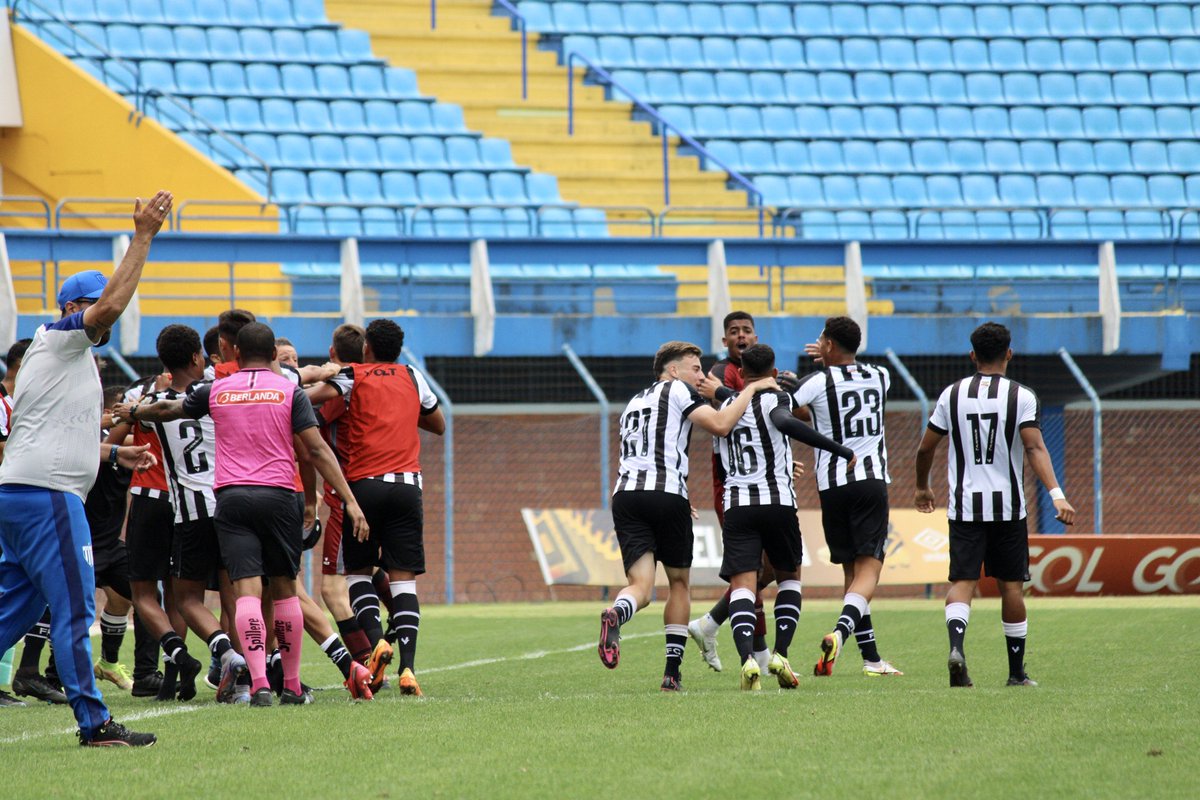 Figueirense elimina Avaí, garante vaga na semifinal do Catarinense Sub-20  e na Copa SP de Futebol Júnior
⠀
Leia: bit.ly/3sjgQxn
⠀
📸 <a href="/patrickfloriani/">Patrick Floriani</a> / FFC