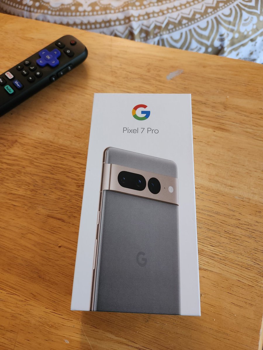 ItsYaBoyFumblez's tweet photo. Finally joined #teampixel hope this goes good. Sorry #Samsung I still love you https://t.co/R19HzwAa0K