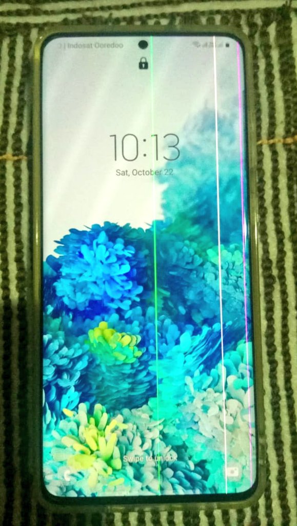 falalasolla's tweet photo. @samsungID Halo, samsung. Apa solusi dari munculnya garis vertikal pada S20+ hanya ganti LCD? Jujur saja saya kecewa sekali tiba2 hp saya yang kondisinya masih baik jadi seperti ini. https://t.co/Gx9rpU4Tvs