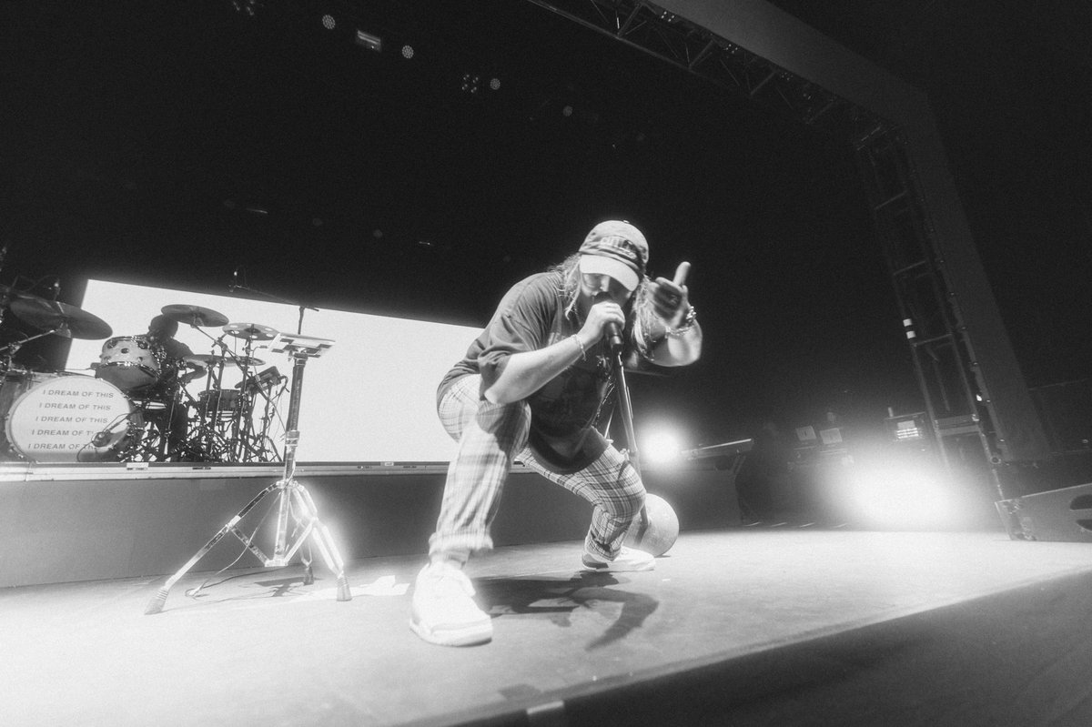 chelseacutler's tweet photo. Nyc night one. Mind is blow. Thank you my brother @QuinnXCII for joining me x https://t.co/5SDid7hP82