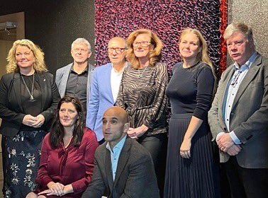 Janette Olsson (@nettan_35) on Twitter photo Detta är Socialdemokraternas förslag till regionstyrelsen i <a href="/vgregion/">Västra Götalandsregionen</a> . Extra stort att vi föreslår vår första kvinnliga RSO för S! <a href="/Vastsossar/">S i Västra Götaland</a> Detta är Socialdemokraternas förslag till regionstyrelsen i <a href="/vgregion/">Västra Götalandsregionen</a> . Extra stort att vi föreslår vår första kvinnliga RSO för S! <a href="/Vastsossar/">S i Västra Götaland</a>
