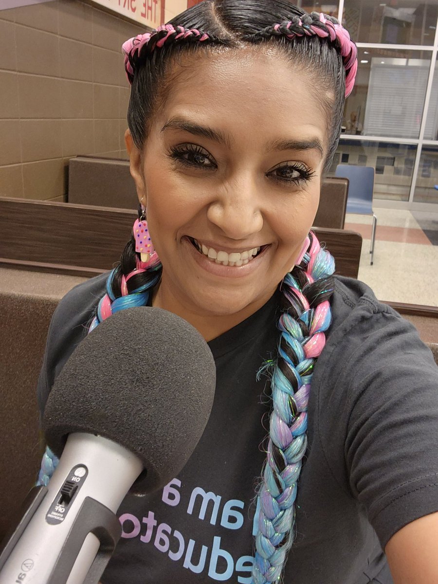 MrsTGonzalez's tweet image. Check out my Amigos @TCCAConf ❤️🤘 #TCCA2022 @AdobeExpress #adobeeducreative @timneedles @EdTechBites ❤️❤️🤘🎉🎉🎉🎉