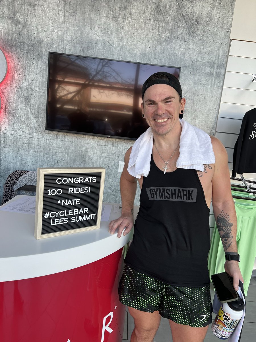 ThaOnlyNattie's tweet photo. 100 rides ago I discovered @cyclebarโฆ today I celebrated my victories.
#CBstrong #cyclebar #cyclebarstrong #betterharderfasterstronger https://t.co/gKo1DJ9bQs