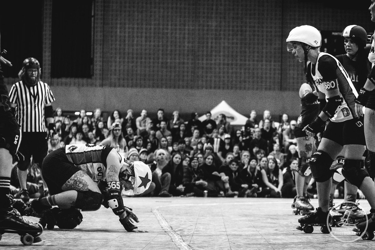 LetterHavoc's tweet photo. I’m shooting a derby game for the first time since 2019 and I’m going without flash. So let these photos serve as a reminder that you don’t need flash to capture the drama in roller derby. #derbytwitter https://t.co/Fif1vvIubJ
