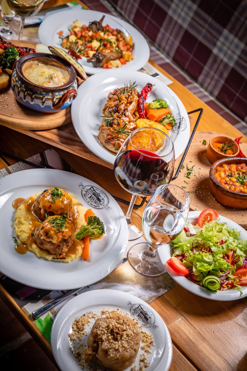 #restaurants #hotel #hotelparadise #Food #ethnic #museums #tradition #Autumn #Mavrovo #macedonia #accommodation #accomplicecouple #wine #winelovers #Historia #tourism #tourist