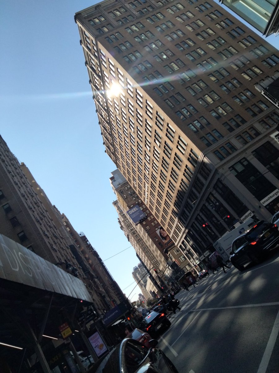HarveyCinema's tweet photo. New York City A.K.A. The Big Apple.

This is a beautiful place. https://t.co/vnjbBf1Off