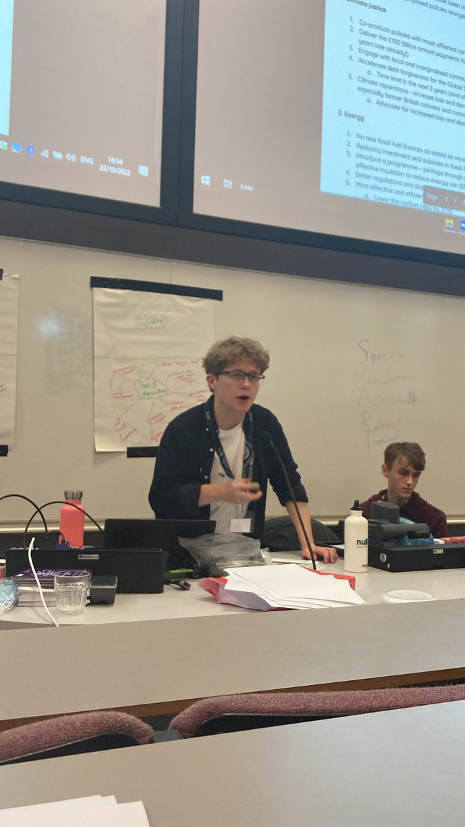 Youth statement being delivered
#youthpolitics <a href="/ukycc/">UK Youth Climate Coalition</a> <a href="/youngeuromove/">Young European Movement UK</a>