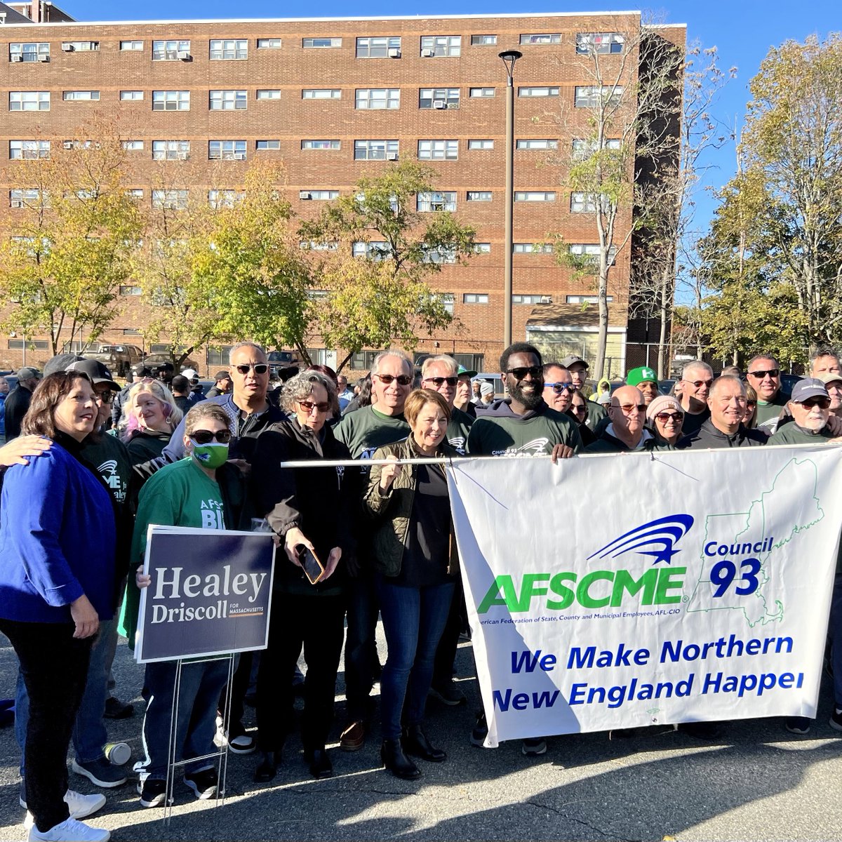 It’s the first day of early voting in Massachusetts, so I joined @massaflcio, @MayorDriscoll, and @DianaDiZoglio for an early vote rally and labor walk. Great to join so many volunteers and union members hitting the doors and making a difference. Unions get the job done.