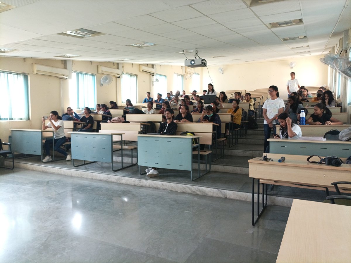 gdsc_srcasw's tweet image. Thanks to all for marking their presence and making the session &quot;Dive into the world of Artificial Intelligence and Machine Learning&quot; a great one!🎉

#gdscsrcasw #googledevelopers #googleleads #gdscleads #googleindia #googledevs #googledeveloperstudentclubs #aiml #research