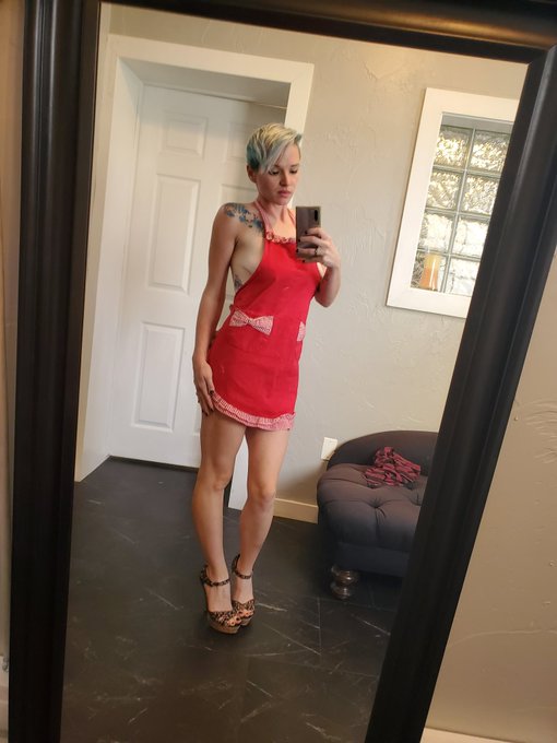 I did a professional boudoir shoot and need help purchasing the photos. Anyone who donates will get access