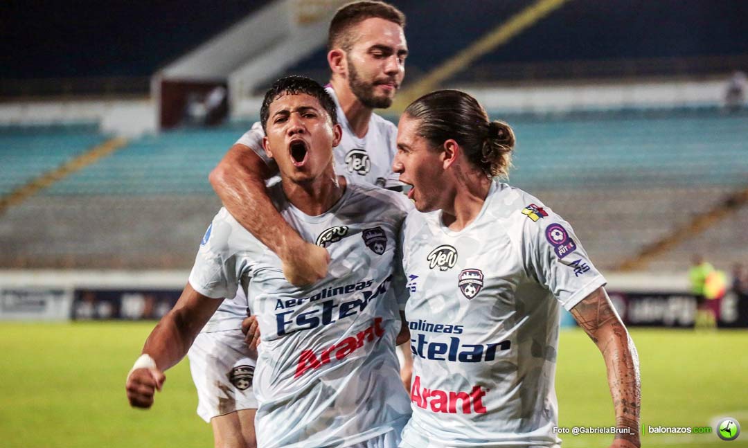 Balonazos's tweet photo. Segundo finalista de la Liga FutVe saldrá este sábado en los juegos finales en Caracas y Barinas.

#LigaFutVe 
#Jornada6
#FaseFinalA

🔗 https://t.co/uvood7J08R https://t.co/SIGn7NyIMG