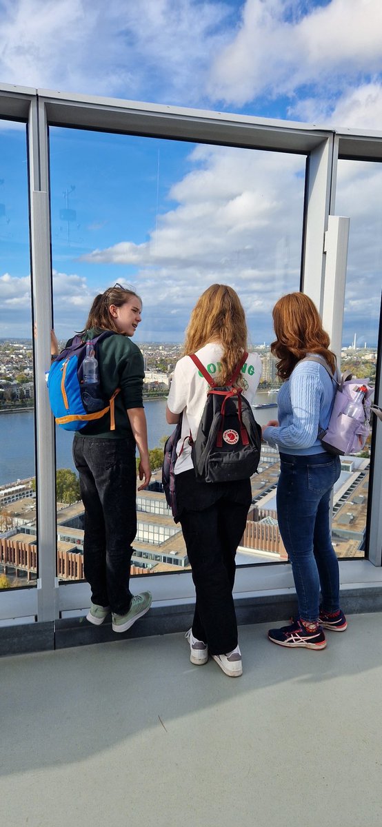 CCSeniorTrips's tweet photo. Checking out the views of the city. #CCFamily #CCMFL #CCGerman https://t.co/WsDYVDBhah
