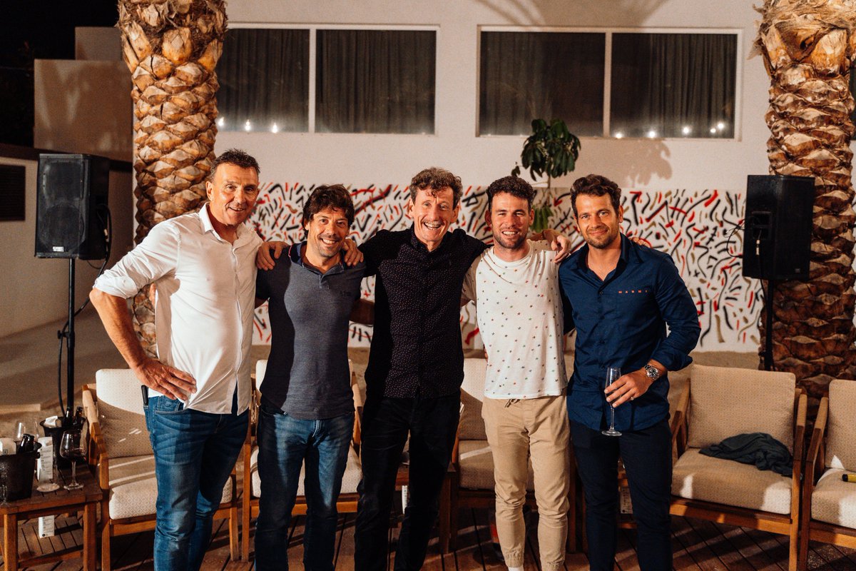 After a day on the road it was off to Chiringuito Blue for a beach BBQ. Later, it the guests were back at the hotel for our Tales of the Rainbow Jersey hosted by @realstephens and featuring @MarkCavendish, @JohanMuseeuw, Óscar Freire and @AdamBlythe89 on drinks duty!