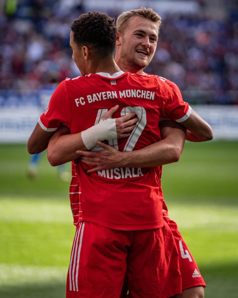 futbol_id97's tweet photo. #Bundesliga
FT: Hoffenheim 0-2 Bayern Munchen
⚽ Jamal Musiala 17'
⚽ Choupo-Moting 38'

Musiala bersama Bayern musim ini 16 match, 9 gol, 6 assist. 

Germany future✨ #HOFBAY https://t.co/BXbqG0uZYw