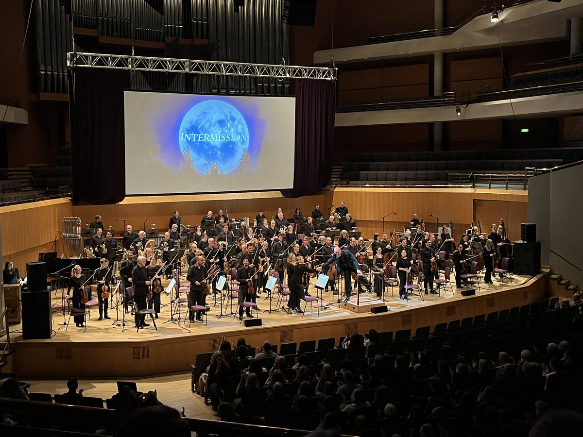 What a magical night with @the_halle tonight watching E.T. Live in concert! Always great seeing @conductorben doing what he does best 👋🏼👽