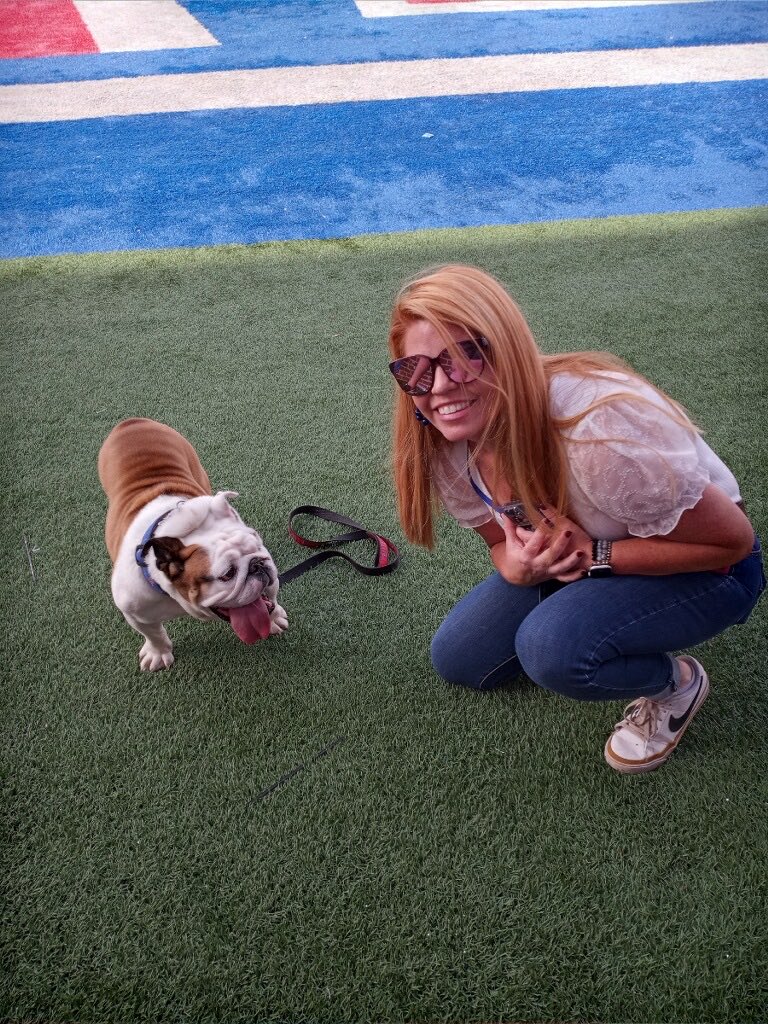 Director_Roxy's tweet photo. I always find the animals and was lucky enough to meet Tech @LATechFB today!!! He even has a convertible. I invited him for a day at the races @LouisianaDowns. I hope he comes because I love him. #RoxyontheRoad #LouisianaTech #FirstStopSuccess https://t.co/HJeF8Ltww3