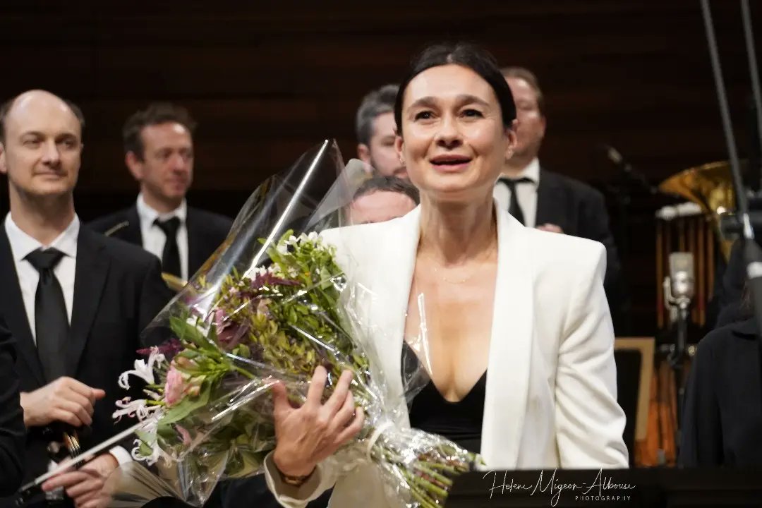 helene_mahln's tweet photo. 🎶 Bravo @PhilharRF conducted by @mikkofranck with amazing #flutist #MagaliMosnier for this wonderful #concert at @Maisondelaradio #Paris !
#Beethoven #WindOctet & #Symphony7
#EinojuhaniRautavaara #FluteConcerto
📷 @helene_mahln - 2022 oct.22
#ClassicalMusic #flute https://t.co/m8scb8CTEZ