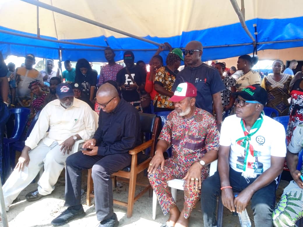 PeterObi's tweet photo. Earlier today, I also visited the flood ravaged areas of Ogbaru in Anambra State and the IDP Camp in Atani. The infrastructural damage is  extensive. In comiserating with the people, https://t.co/pFGlqYjMEH