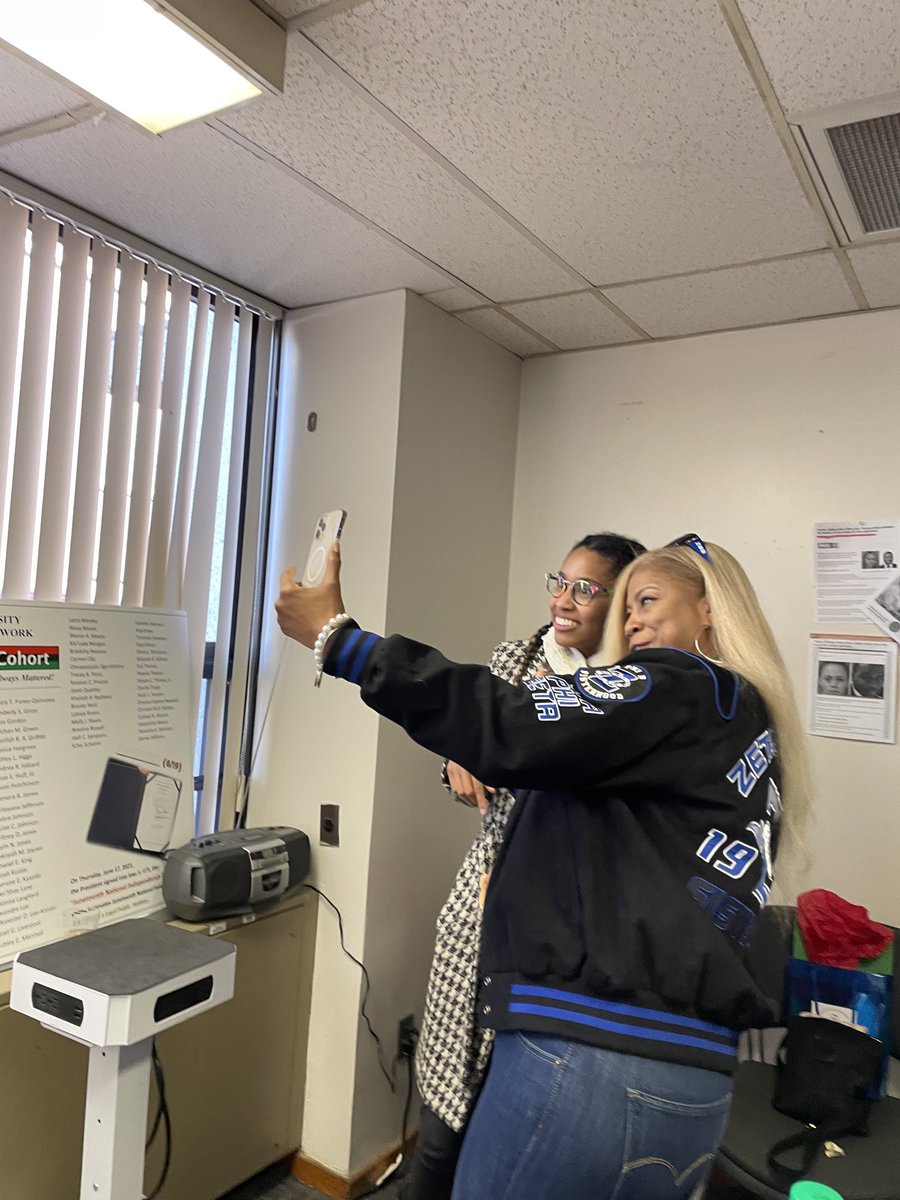 Dean Sandra E. Crewe tweet media