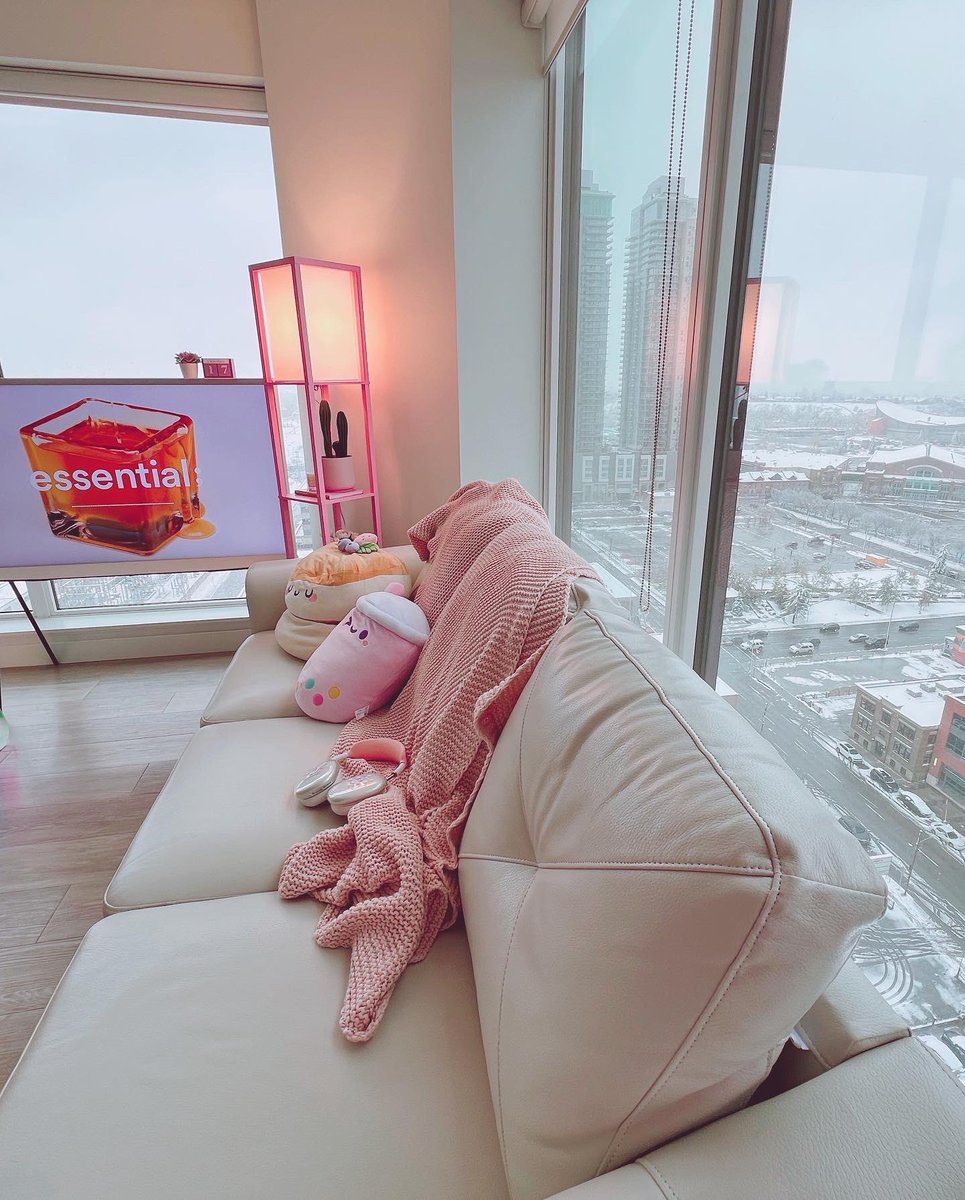 jookstogo's tweet photo. winter 🇨🇦🎧📔 https://t.co/RBaI3Qf0rp