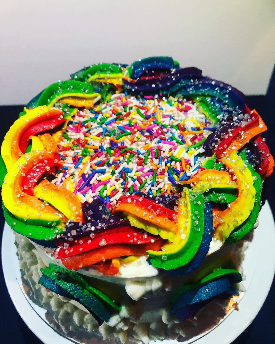 BerryingHatchet's tweet photo. I could not be happier with how this rainbow cake turned out! A special order for a very special four year old. https://t.co/QlWecY41ak